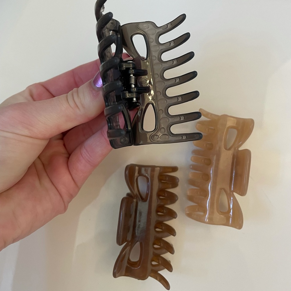 Bundle of claw clips